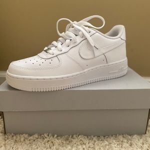 Selling these brand new never worn Air Force 1s